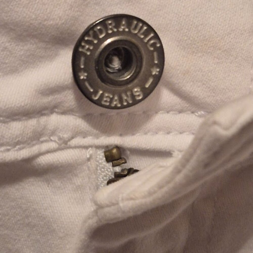Size 14 Hydraulic White Capri Pants - Picture 3 of 9
